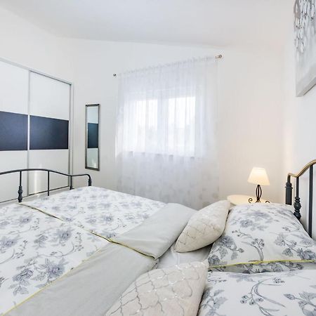 Apartmani Neva, Pridraga Buitenkant foto