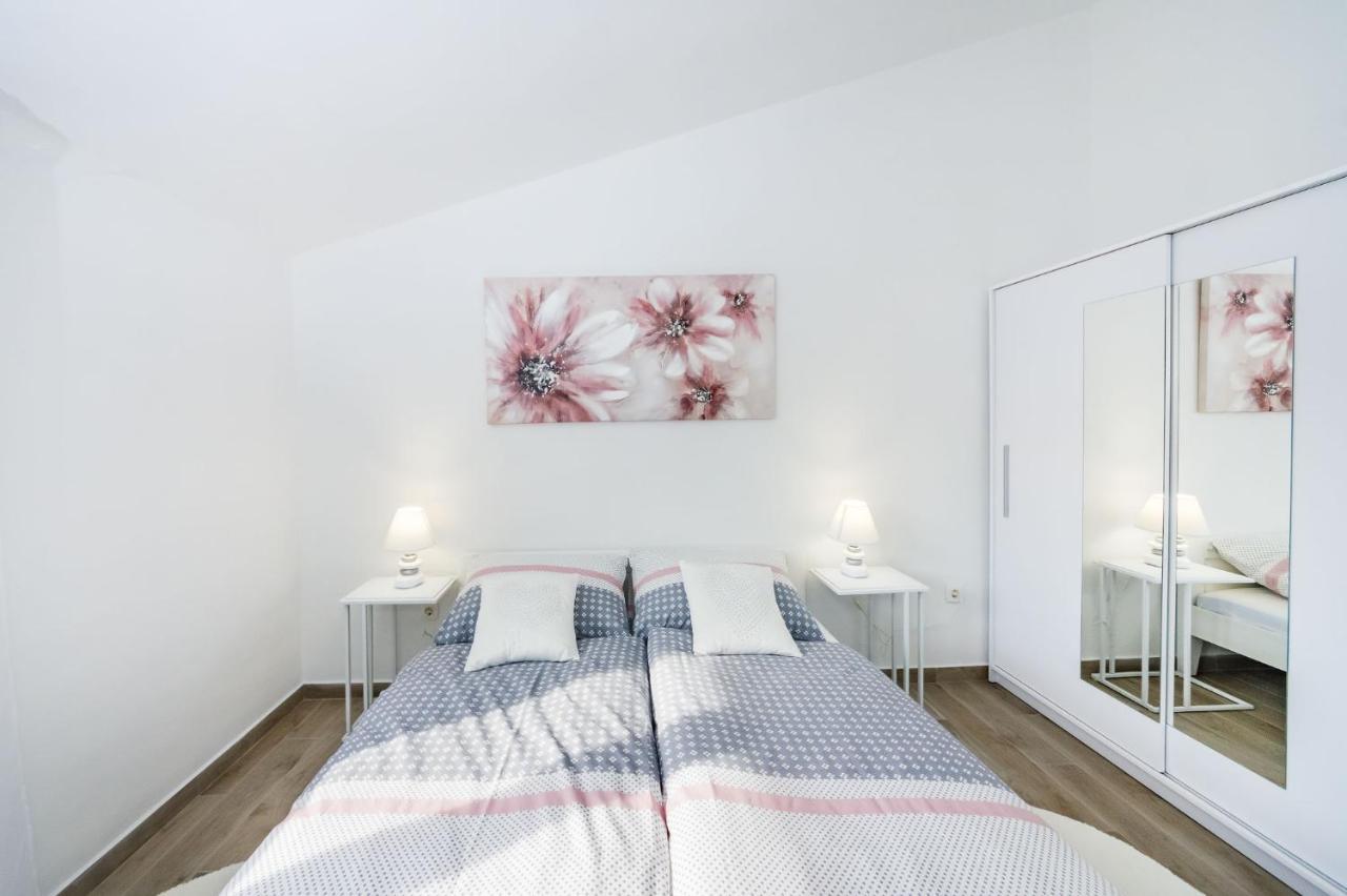 Apartmani Neva, Pridraga Buitenkant foto