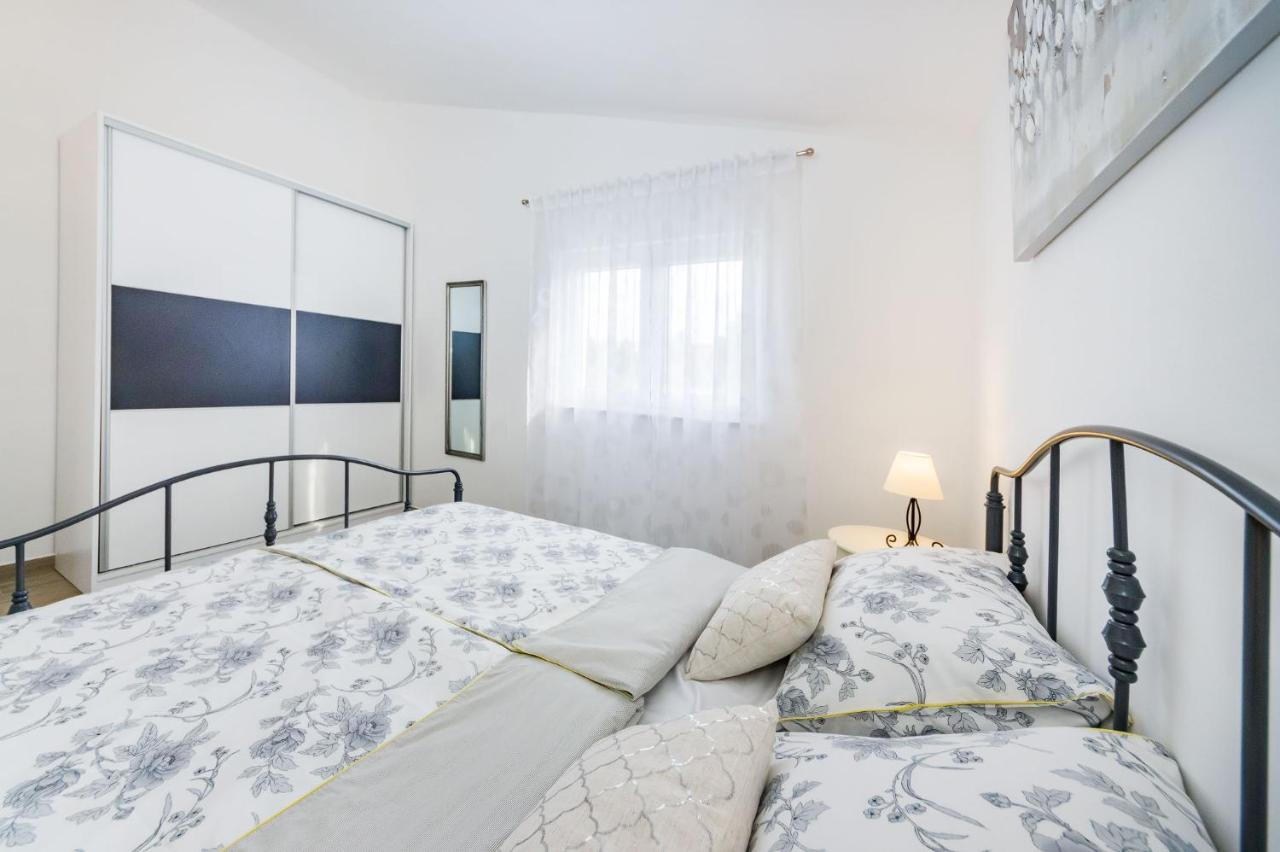 Apartmani Neva, Pridraga Buitenkant foto