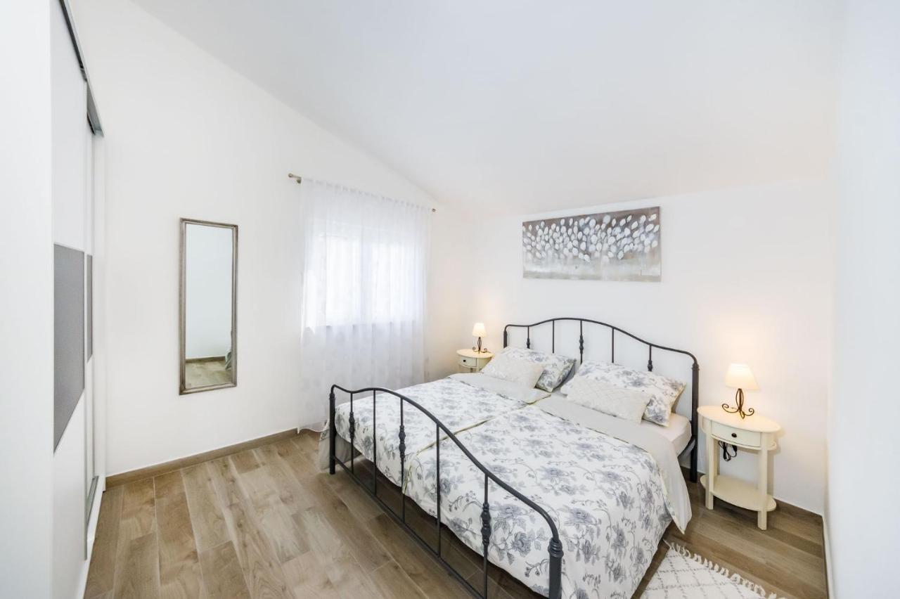 Apartmani Neva, Pridraga Buitenkant foto