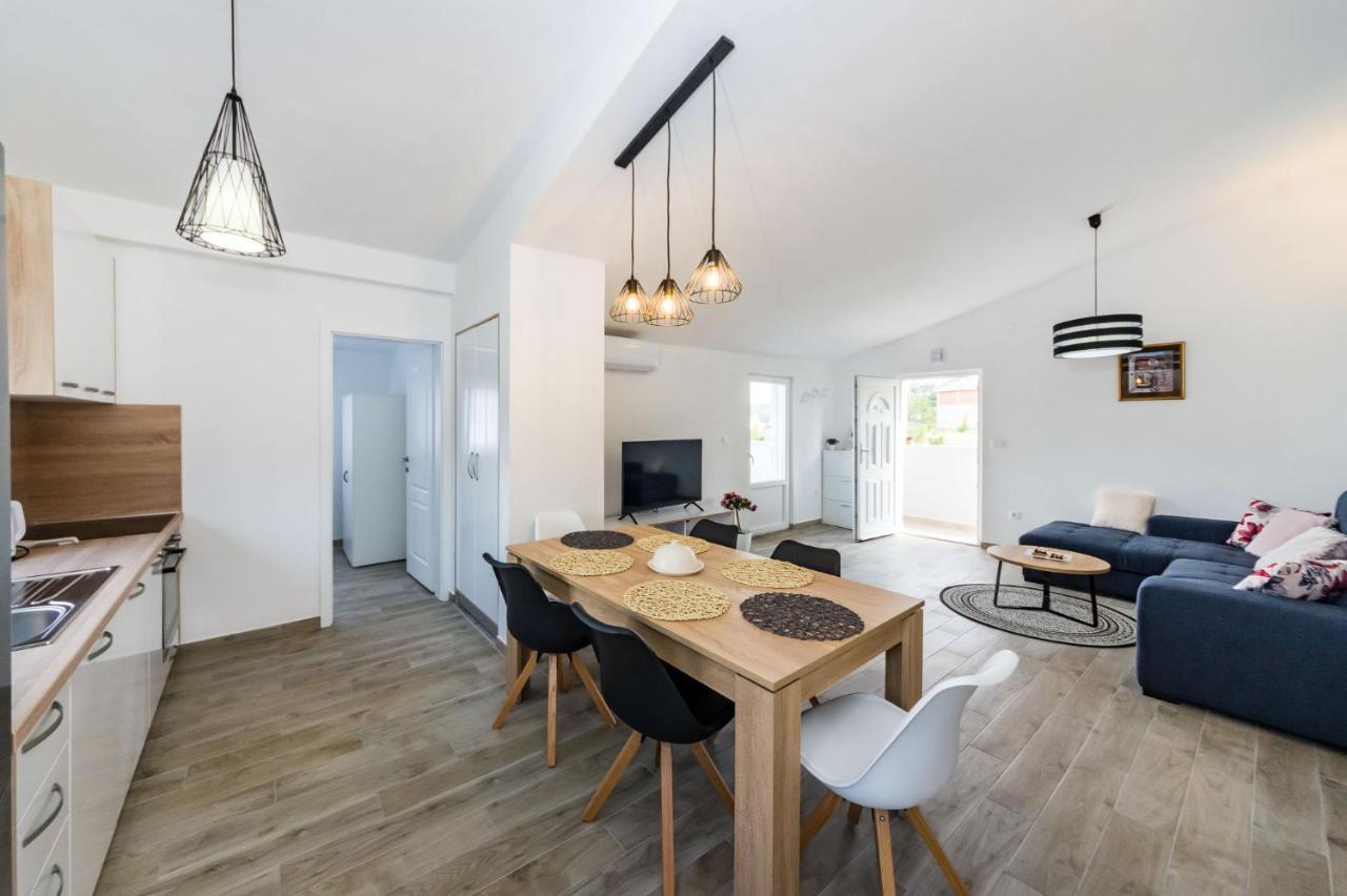 Apartmani Neva, Pridraga Buitenkant foto